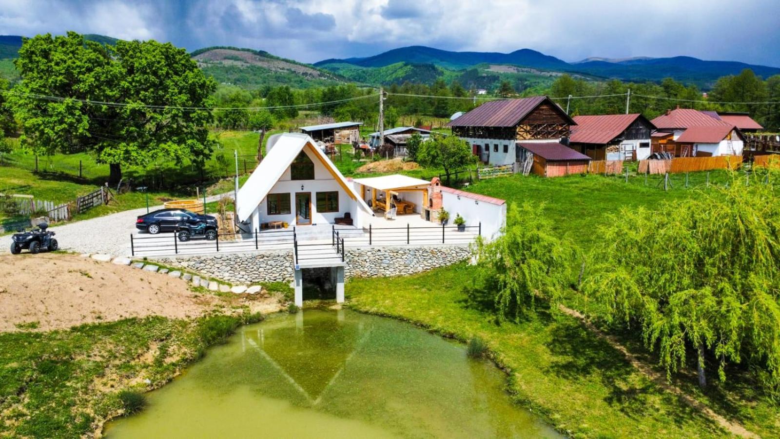 Vila Cabana A Lakeview Cărpinişu Exteriér fotografie